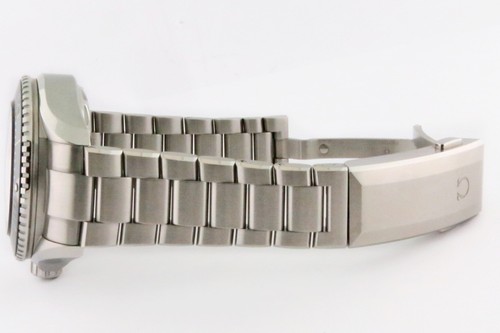 Omega Seamaster Planet Ocean Ultra Deep Master Co-Axial SS 215.30.46.21.03.001 - Picture 7 of 9