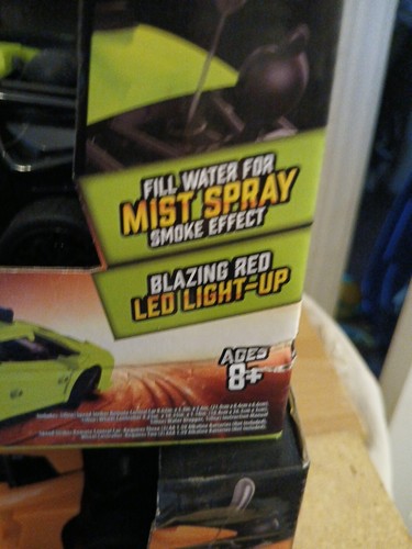 2 remote control cars for kids releases mist from the rear - Picture 6 of 12
