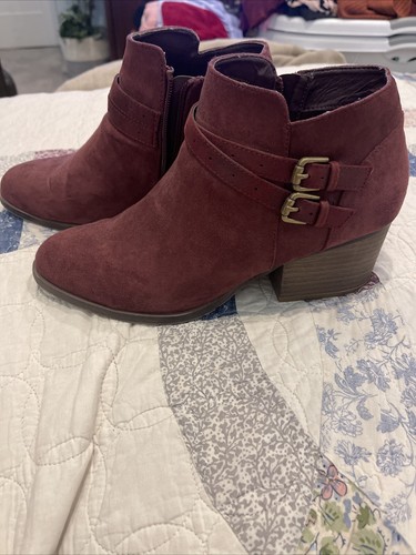 Beautiful SONOMA Ortholite Esme Suede Zip Ankle Boots Shoes Size 11- Burgundy - Picture 4 of 5
