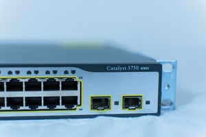 Cisco-Catalyst-WS-C3750-24TS-Switch-24X-10-100-Ethernet-2X-Gigabit-SFP