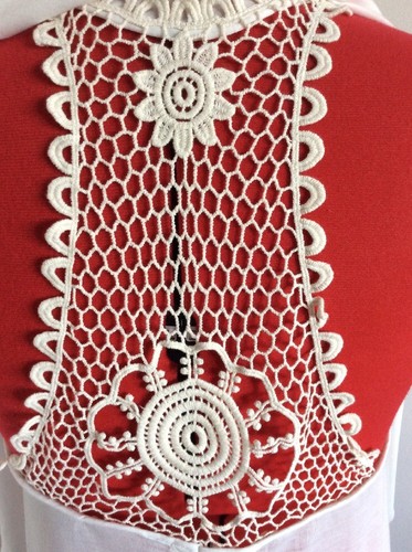 BNWT LILI LADIES LONG CREAM SLEEVELESS CROCHET BACK WATERFALL TOP, SIZE 12 - Picture 4 of 5