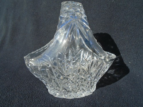 Crystal Basket-Pineapple Pattern - Picture 1 of 4