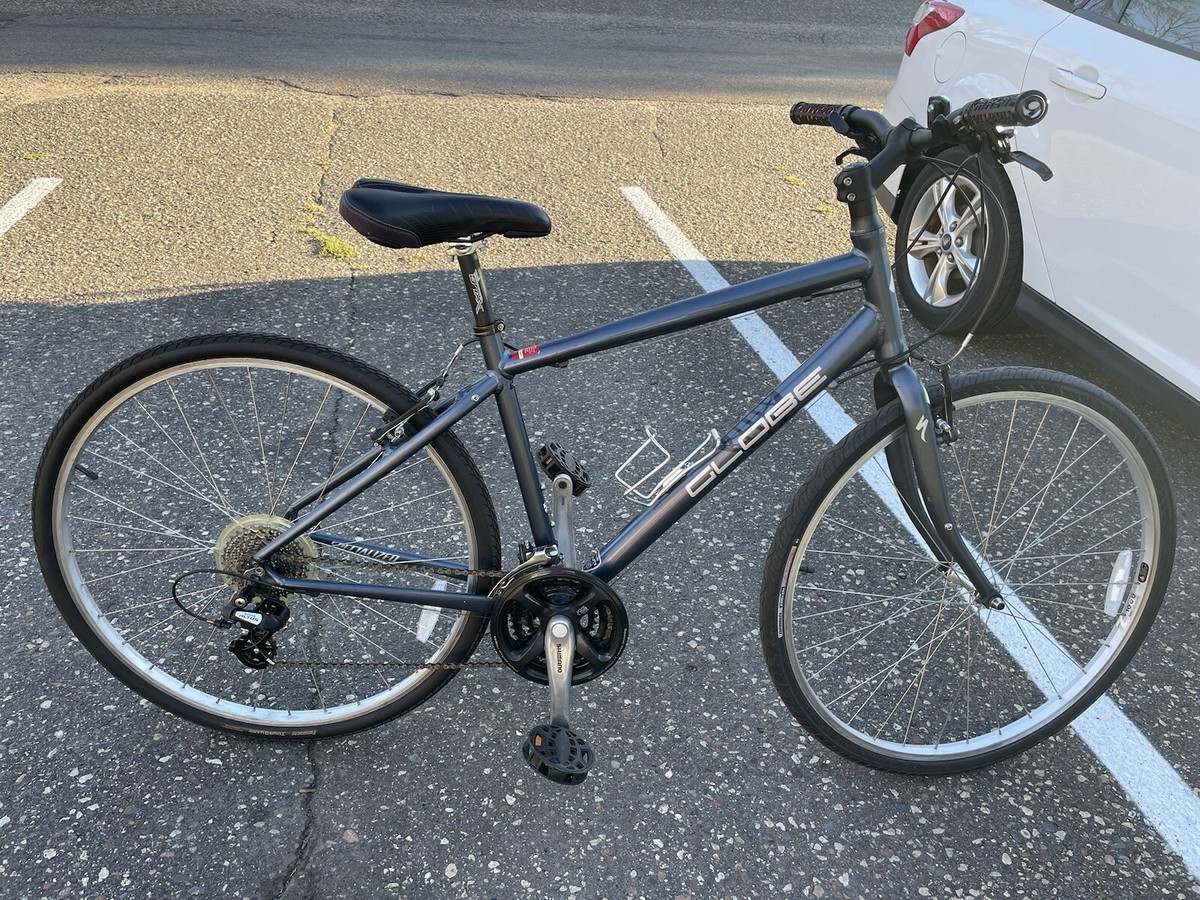 Specialized Globe , Bicycle 21 Speed Sturdy Comfortable City