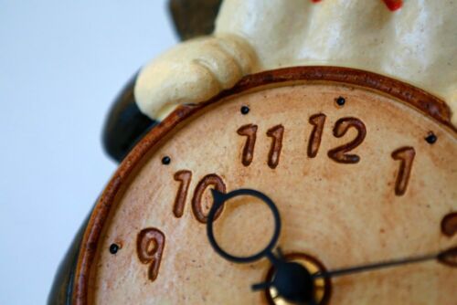 Japanese Lucky cat Manekineko Wall Pendulum Clock Black White Pottery Seto ware - Picture 4 of 10