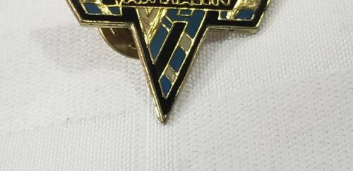 BLAU VH LOGO VAN HALEN Vintage 1980er Jahre Emaille & Metall Revers Pin Knopf JEANS JACKE E5 - Bild 3 von 5