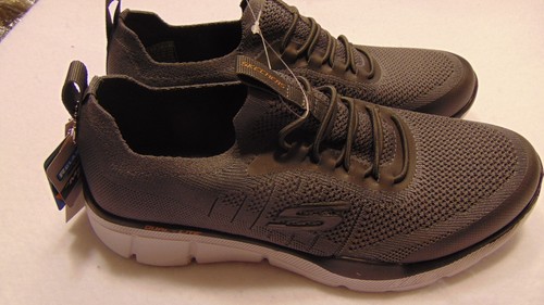 SKECHERS 8.5 STRETCH/RELAXED FIT MEMORY FOAM NEW WITH TAGS!! - Picture 2 of 6
