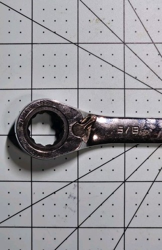 Husky 5/8" 12 Point 72 Tooth Reversible Ratcheting Combination Wrench - 第 2/3 張圖片