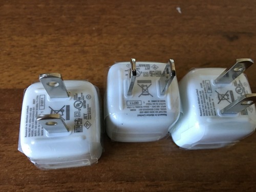 Original BlackBerry 5v 850mA white Cell Phone Charger USB Cube ASY-24481-002 - Picture 2 of 6