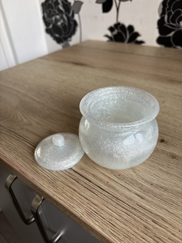 Handmade resin Small Storage Jar with lid - Picture 2 of 4