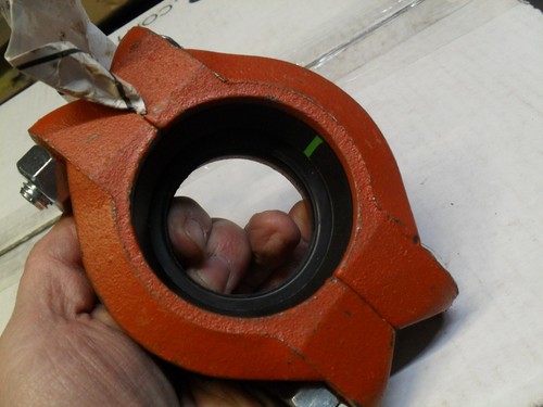 GRUVLOK 0390009306 Reducing Coupling Ductile Iron 2 1/2" x 2" - Picture 3 of 3