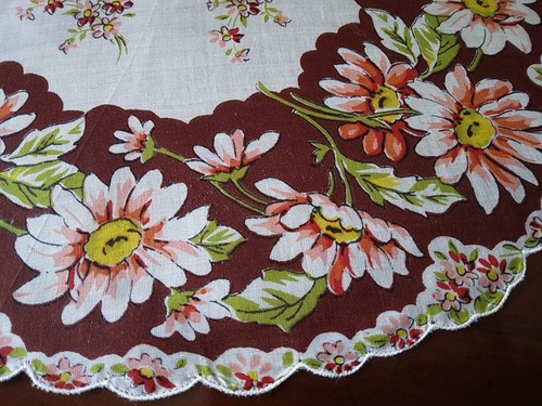 Vintage Hankie Handkerchief Daisies Scalloped Edges - Picture 5 of 6