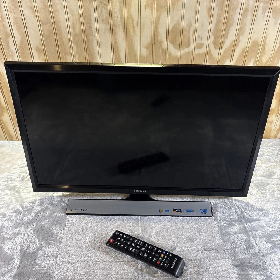 Samsung LED Monitor w/ TV 24” Class 23.6” T24E310ND 720p With Remote - Tested - Image 2 of 4