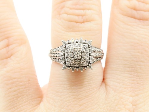 Keepsake 10KT White Gold Triple Halo 0.78 ctw Round Diamond 11.9mm Cluster Ring - Picture 22 of 23