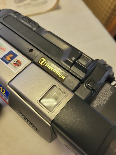 Pacchetto videocamera analogica Sony CCD-TRV93 8mm Hi8 testata e funzionante - Foto 16 di 24