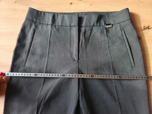 Pantalones grises para mujer Boss Hugo Boss pantalones de corte regular, etiqueta roja Hugo, talla L40 - Imagen 13 de 22