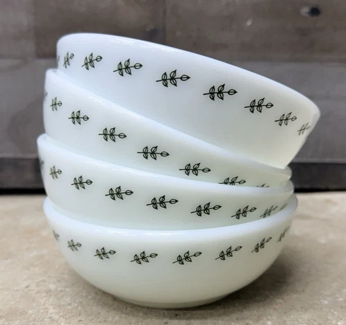 Set of 4 Vintage Pyrex Corning Restaurant Ware Bowls Milk Glass Green Leaf MCM