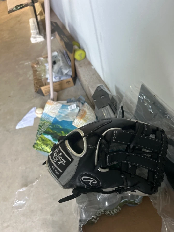 rawlings baseball glove - Image 2 of 4