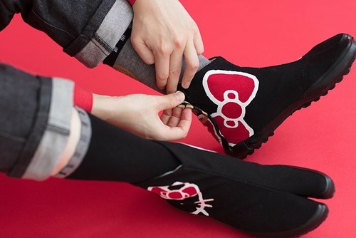 Sanrio Hello Kitty x SOU SOU Tabi Socks Ninja Shoes Black NEW - Picture 9 of 10
