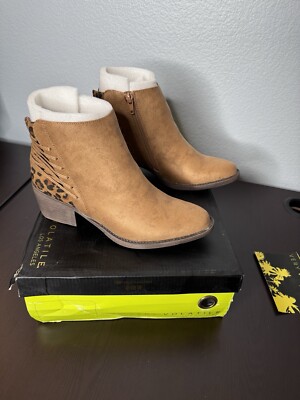 Very Volatile Los Angeles Griselle Tan Leopard boot Women s 7.5 New In Box