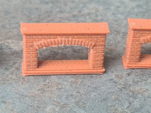 Model Railway Brick Red Colour Fireplace X5 Pieces HO OO Scale 24mm X 14mm Size - Picture 2 of 7