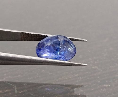 2.98ct IGI Certified Vivid Cornflower Blue Sapphire, 100% Natural Gem - Picture 7 of 10