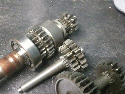 02-10 Kawasaki Transmission Assembly # 13127-1282 Brute Force KFX Prairie 750  - Foto 3 di 6