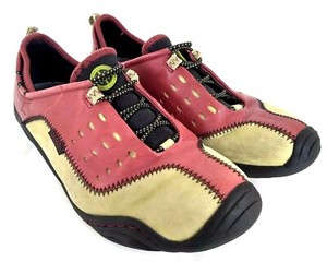 J 41 Adventure On Calgary Womens Size 8m Walking Slip On Casual