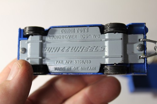 Corgi Toys Land Rover Blue Flying Club Raro Azul Whizzwheels con Remolque - Imagen 4 de 5