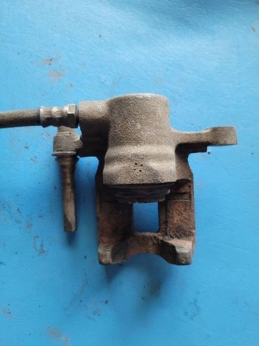 85 86 87 88 89 90 91 RIGHT CALIPER REAR 14965 - Picture 3 of 3