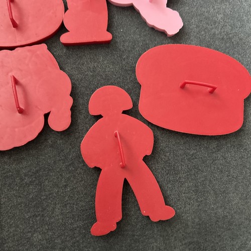 Lote de colección de 10 cortadores de galletas navideñas con sello de plástico ¡Muchas fiestas! - Imagen 11 de 12