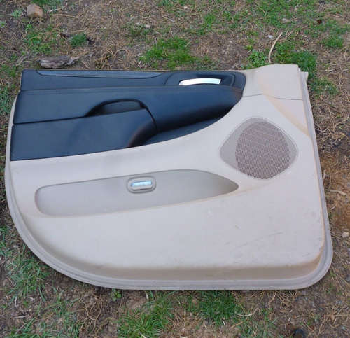 Driver door trim pannel dodge caravan 5gen