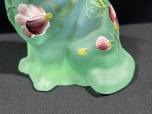 FENTON ART GLASS HAND PAINTED GLASS CAT SIGNED BY L. EVERSON 4” - Picture 5 of 10