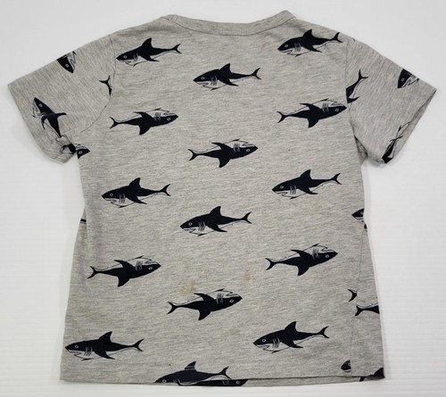 L) H&M Basic Baumwolle Kinder grau Allover Hai Print T-Shirt 4-6 Jahre - Bild 5 von 7