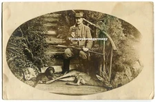 D4207 photo circa 1910 hunter hunting dog dog dachshund rifle binoculars deer forest
