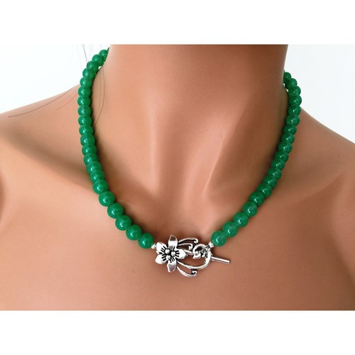Green Quartz / "Malaysia Jade" 8mm Bead Necklace, Silver Metal Flower Toggle - Picture 4 of 8