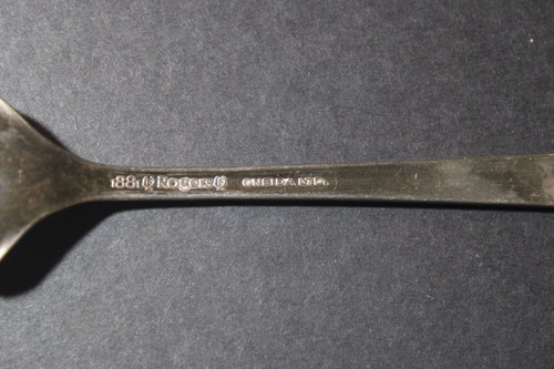 Vintage “1881 ® Rogers ® Oneida Ltd.” Fluted Serving Spoon c.1935 - Picture 11 of 12