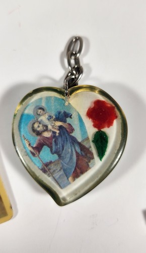 LOT OF CATHOLIC CHRISTIAN RELIGIOUS COLLECTIBLES - Picture 4 of 10