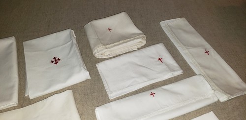 LOT OF 11 CATHOLIC MASS LINENS TOWELS CORPORALS PURIFICATORS - Picture 7 of 8
