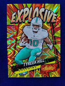 🌟 2022 Absolute Tyreek Hill #28 GOLD Explosive Miami Dolphins #/10