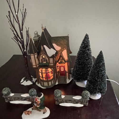 Dept 56 Holiday 1 Royal Tree Court Gift Set #56.58506 Christmas Open Box Tested - Picture 5 of 6