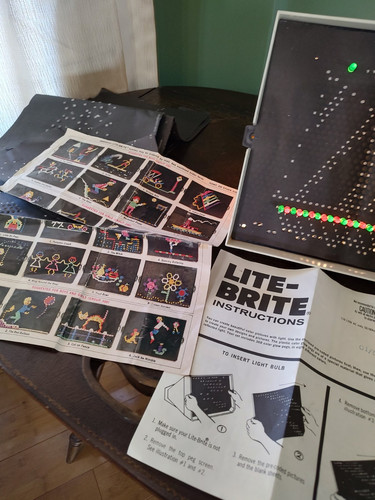 Lite Brite 1973 Hasbro Pegs Vintage Original Light Bright Box new pages!!! - Bild 4 von 24