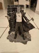 Sin City Diamond Select Deluxe Actionfigur Marv (ca. 18 cm)