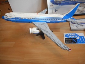 LEGO Boeing 787 Dreamliner with Box (Lego No: 10177)