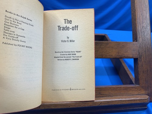 Kojak #9: The Trade-off- Victor B. Miller, 1975, Vintage Paperback - Foto 4 di 5