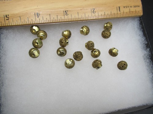 Vintage Lot 17 pressed brass filigree small round buttons .25" ornate - Picture 4 of 4