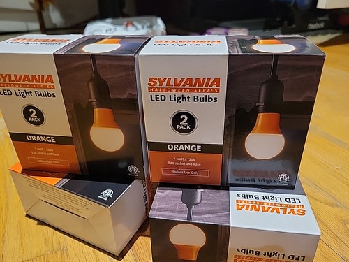 SYLVANIA - Orange LED Light Bulbs - [ 4 Pack ]- 7W（E26 Base LED Colored Light)   - Bild 1 von 2