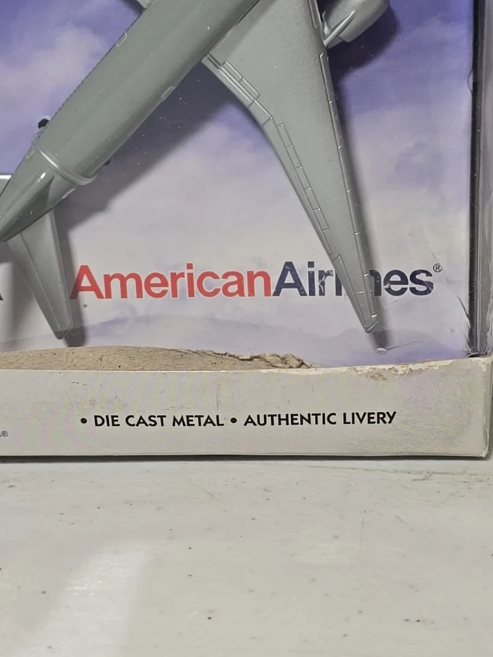 Daron Realtoy American Air Lines Eagle Livery Die Cast Model Airplane Vintage - Image 3 of 4