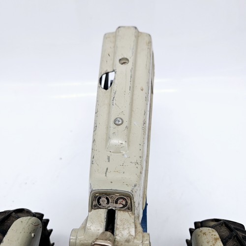 Hubley Ford Commander 6000 Model Tractor Blue 1:12 Scale 1950s Vintage - Picture 8 of 11