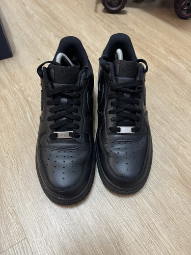 Schwarze Air Force Ones Größe 8,5
