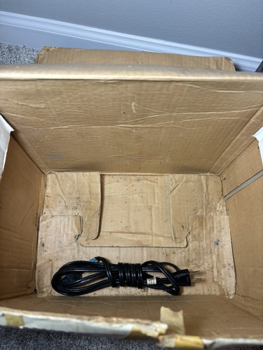 With Box Vintage CHINON WHISPER Black SILENT DUAL 8 MOVIE PROJECTOR - Picture 13 of 19